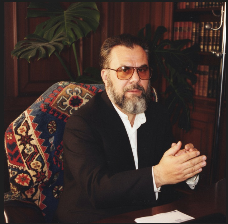 Prof. Dr. Mahmud Es'ad Coşan